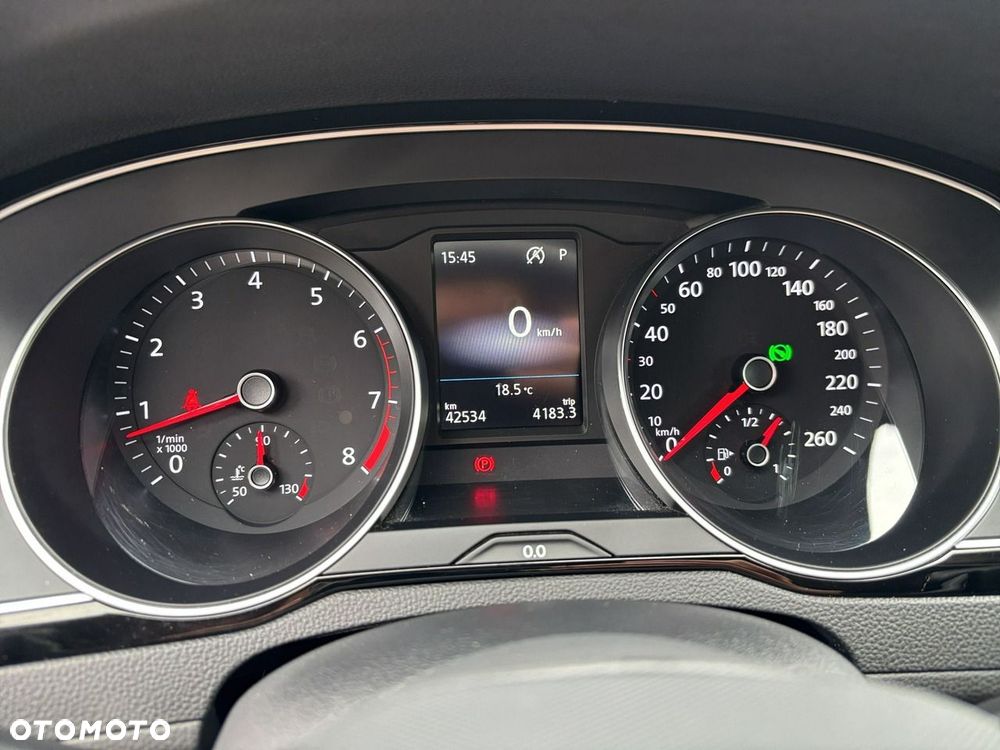 Volkswagen Passat - 17