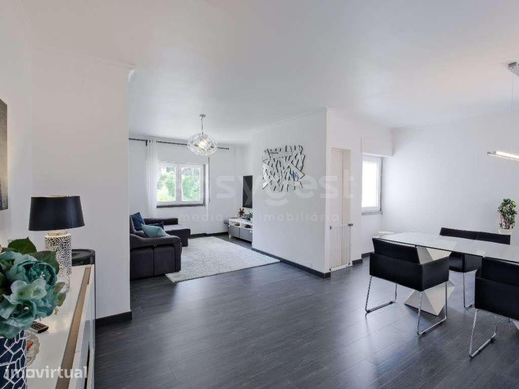 Apartamento T2 em Cascais com garagem box 1 viatura e arrecadação - Grande imagem: 3/32