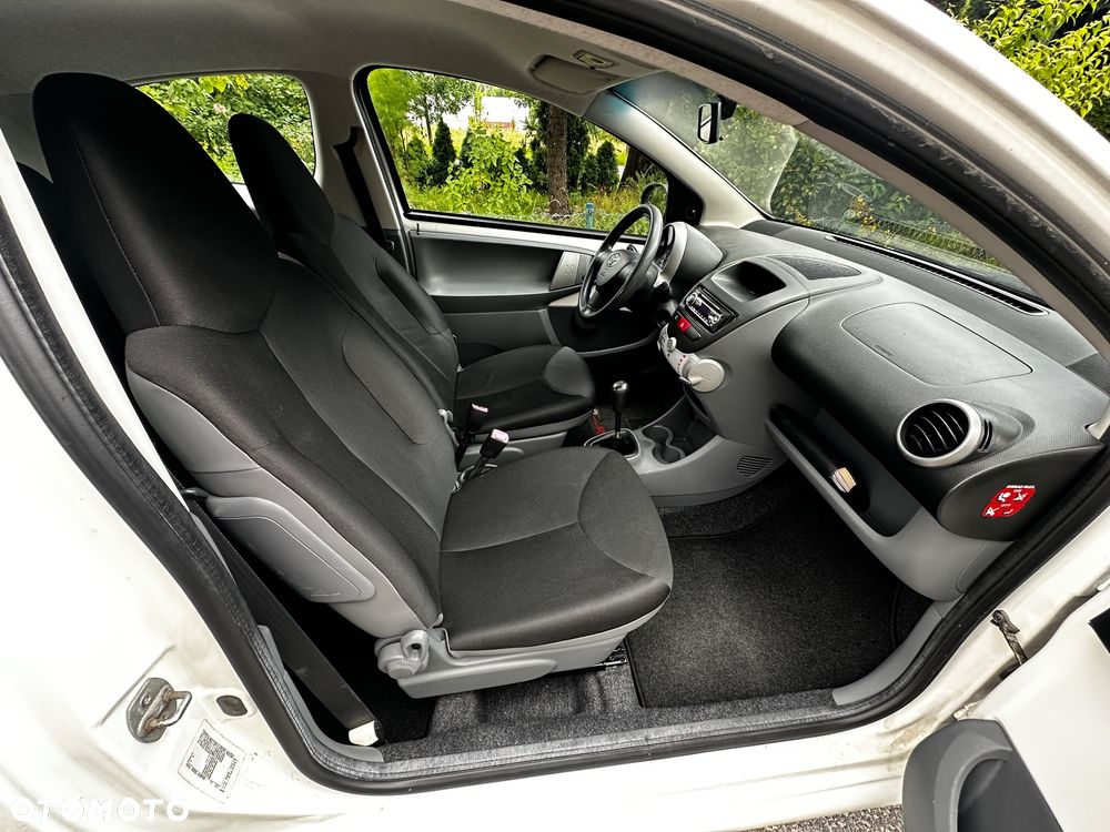 Toyota Aygo Standard - 6
