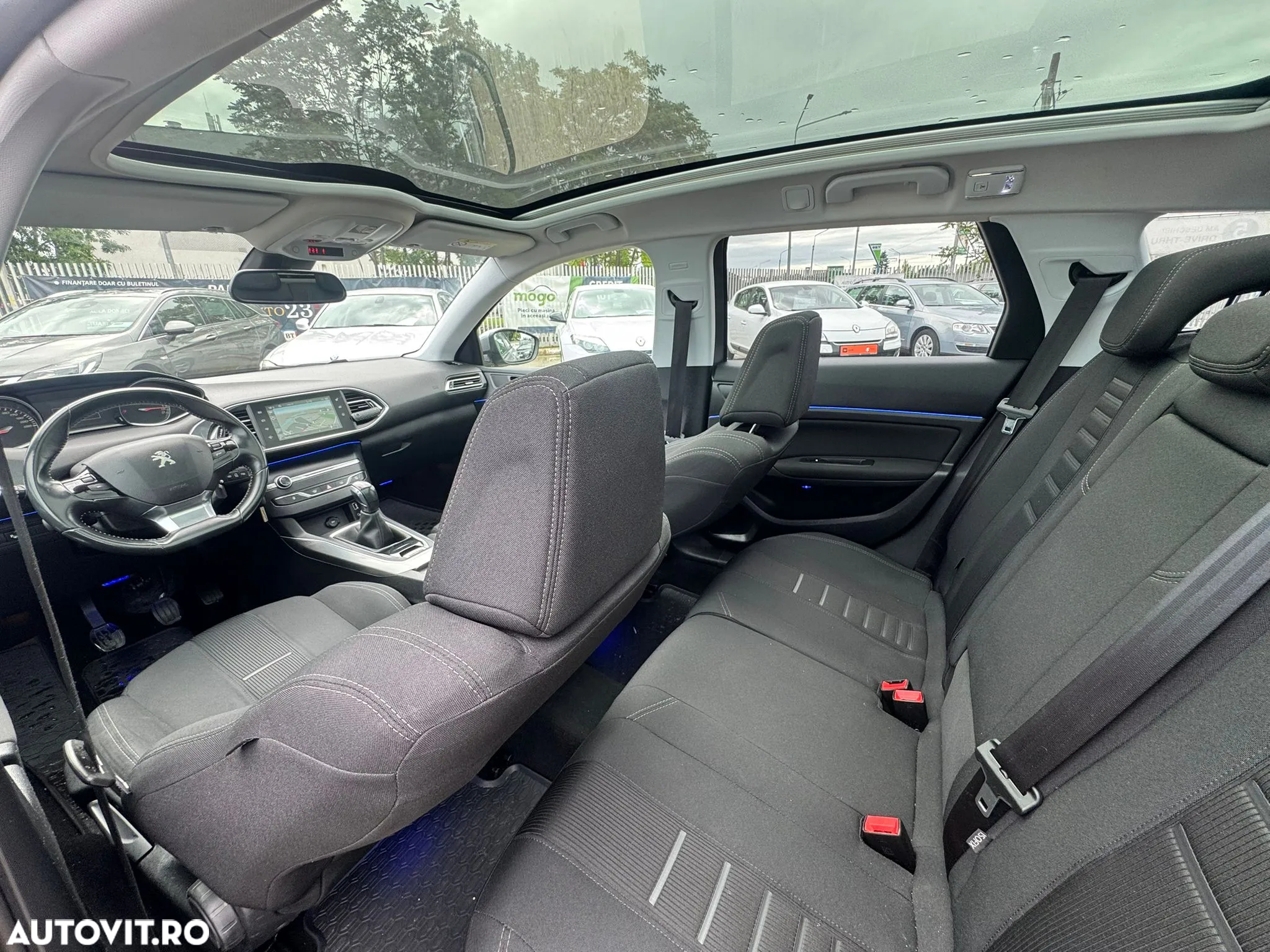 Peugeot 308 1.2 L PureTech Turbo Allure - 9