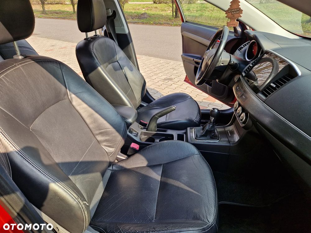 Mitsubishi Lancer 1.5 Inform - 12