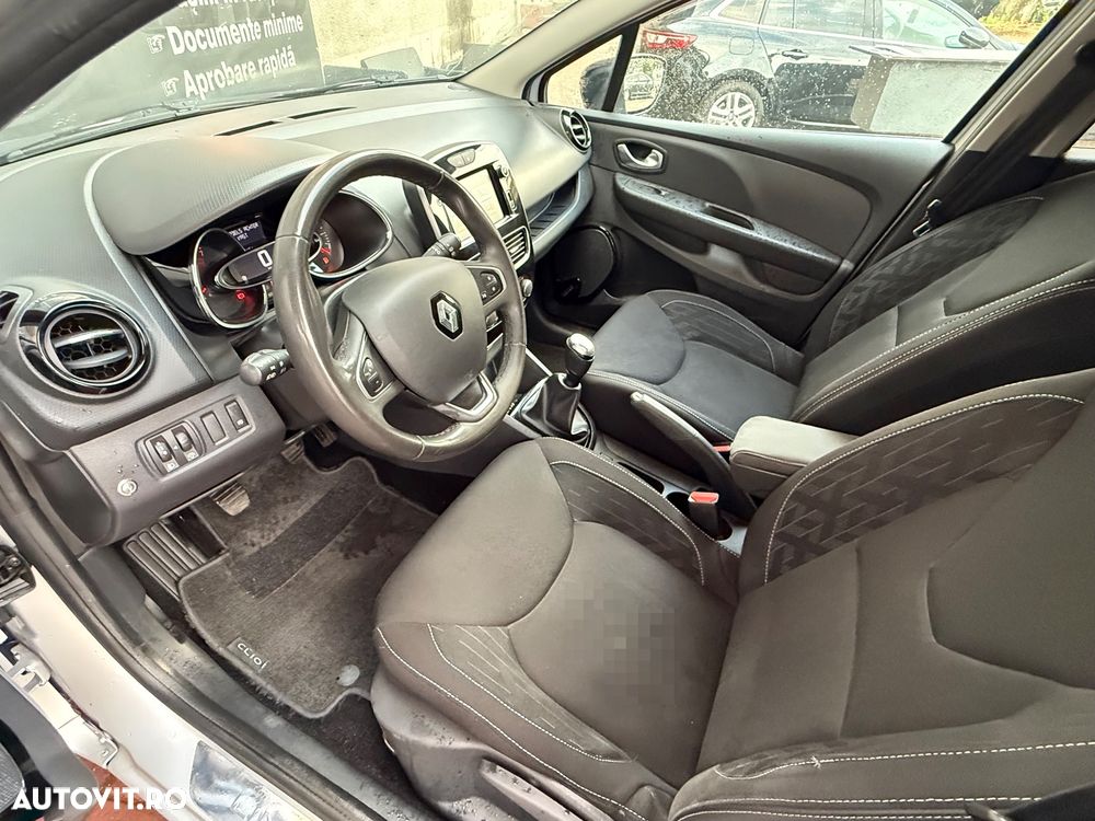 Renault Clio - 12