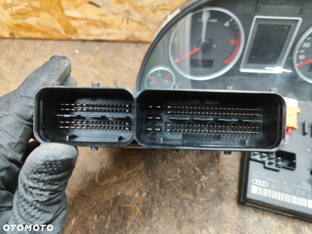 Zestaw startowy komputer sterownik silnika Bosch 0281011760 / 8E0907401AJ do Audi A4 B7 3.0 TDI BKN Automat licznik immobilizer stacyjka kluczyk moduł komfortu całość komplet z foto do odpalenia twojego auta - 3