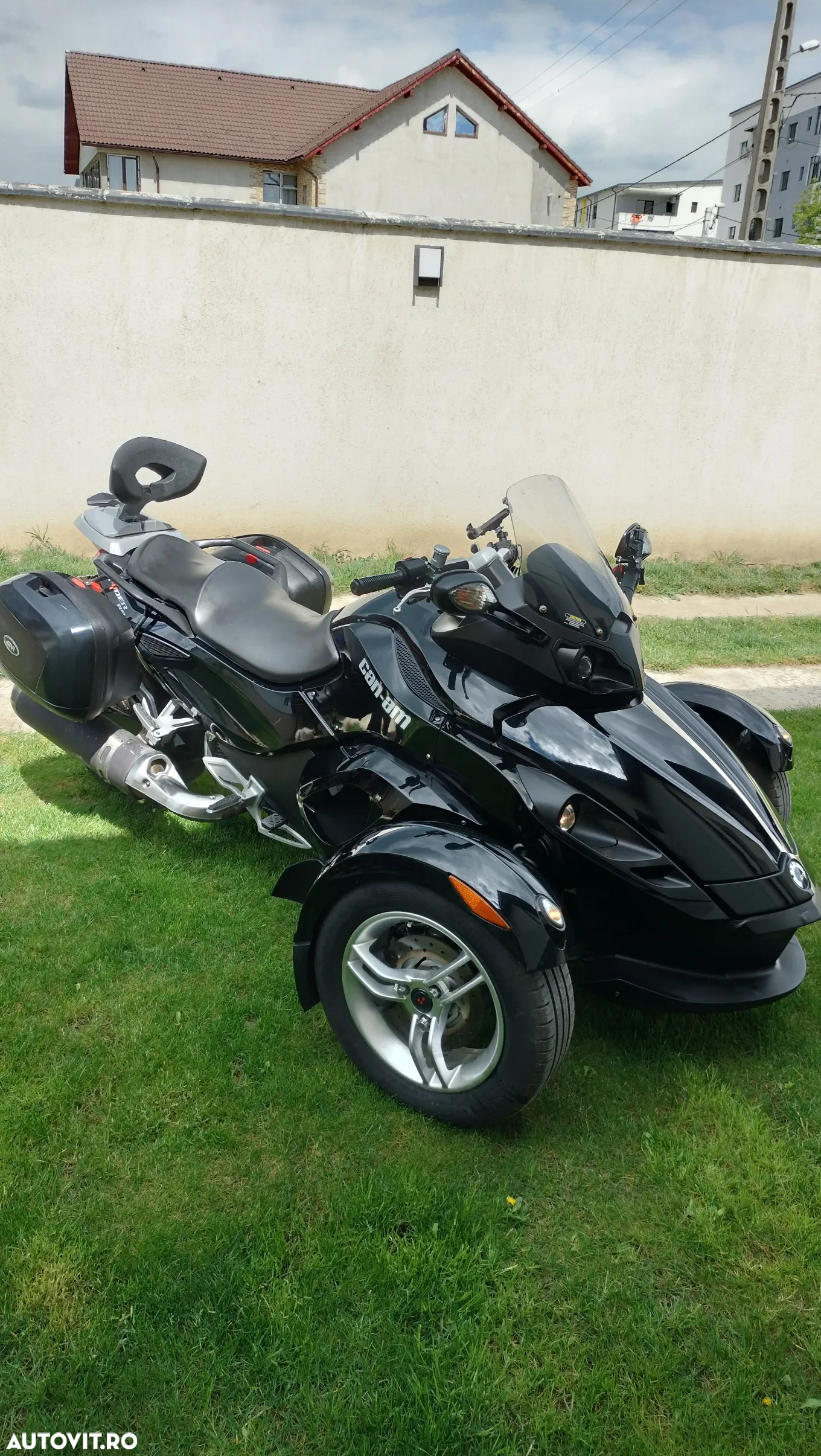Can-Am Spyder - 2