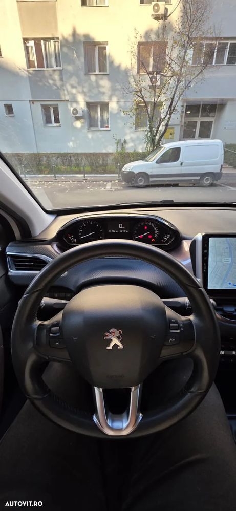 Peugeot 2008 - 8