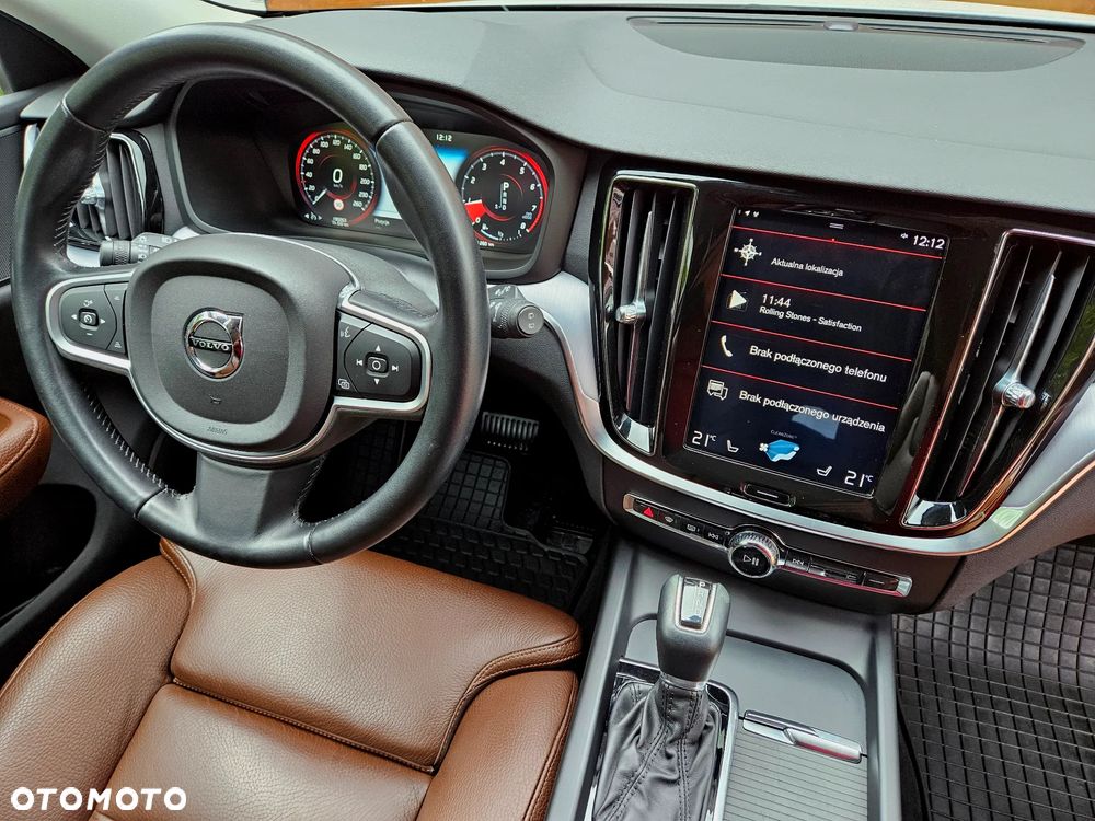 Volvo V60 T4 Momentum Pro - 16