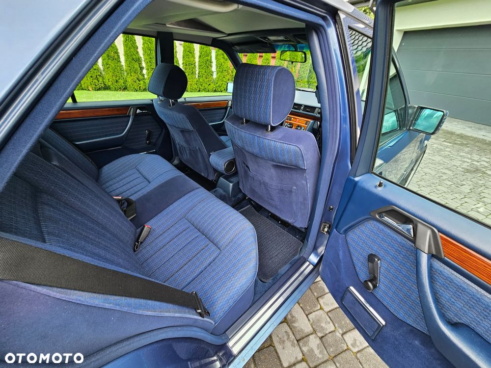 Mercedes-Benz W124 (1984-1993) - 11