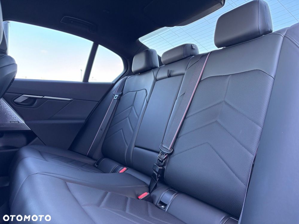 BMW Seria 5 - 25