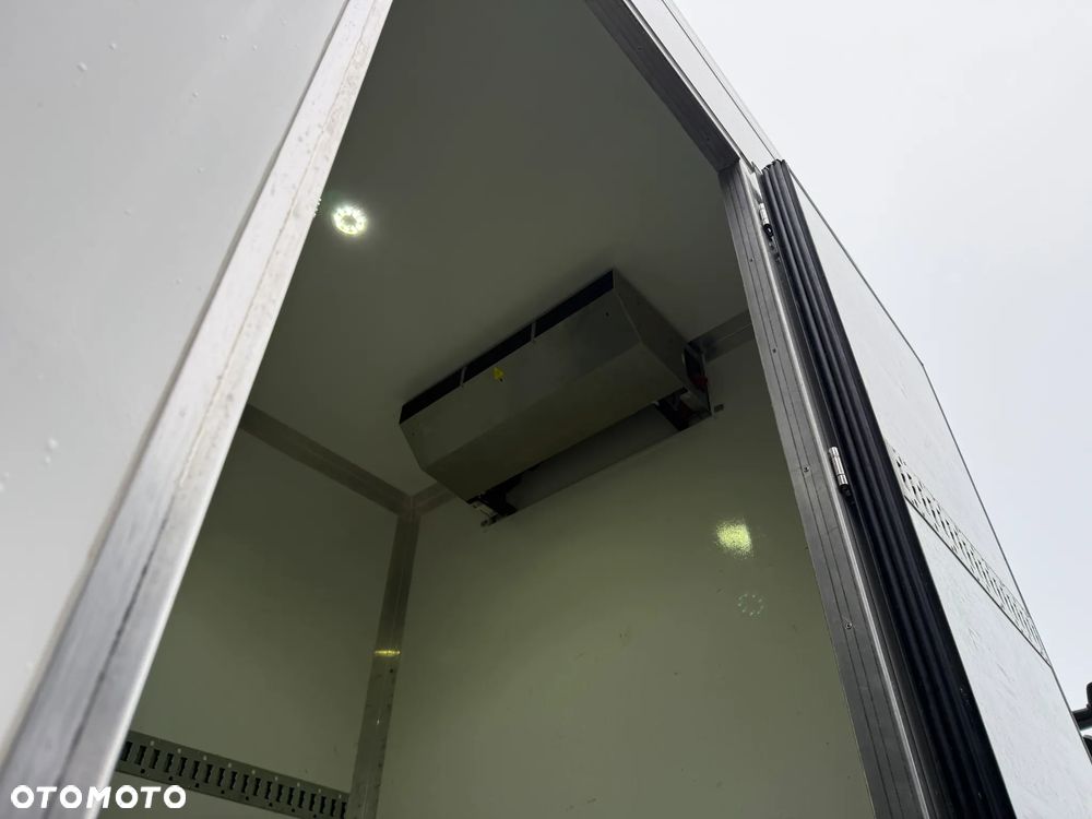 Mercedes-Benz Actros - 13