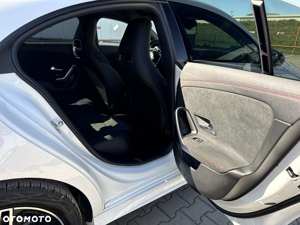 Mercedes-Benz CLA 200 mHEV AMG Line 7G-DCT - 17