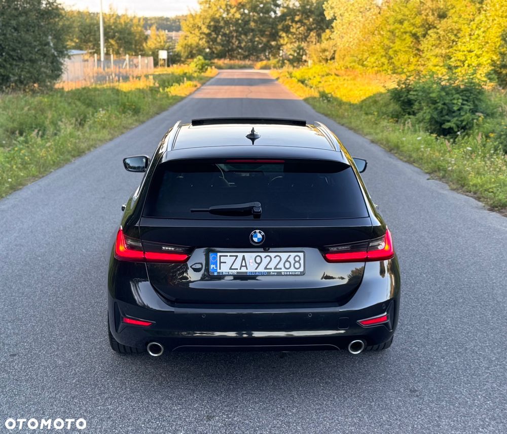 BMW Seria 3 330i Touring Sport Line - 14