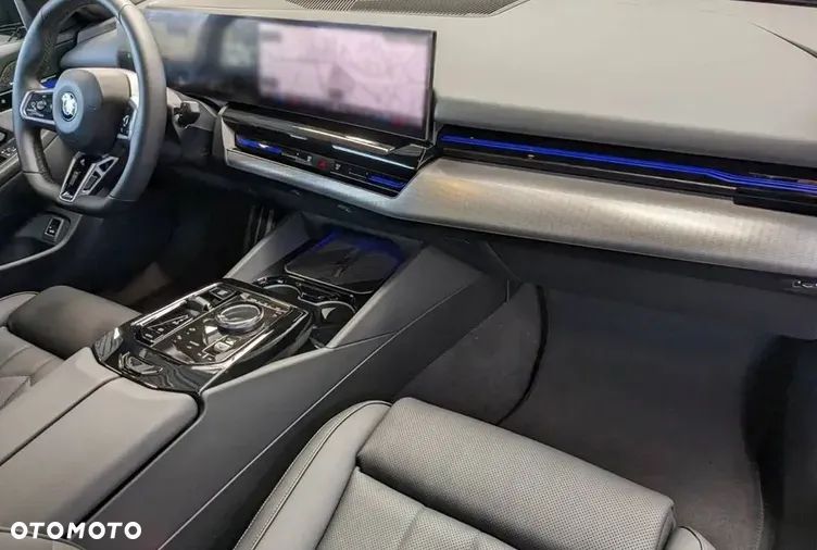 BMW Seria 5 520d xDrive - 4