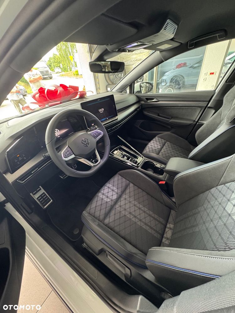 Volkswagen Golf - 6