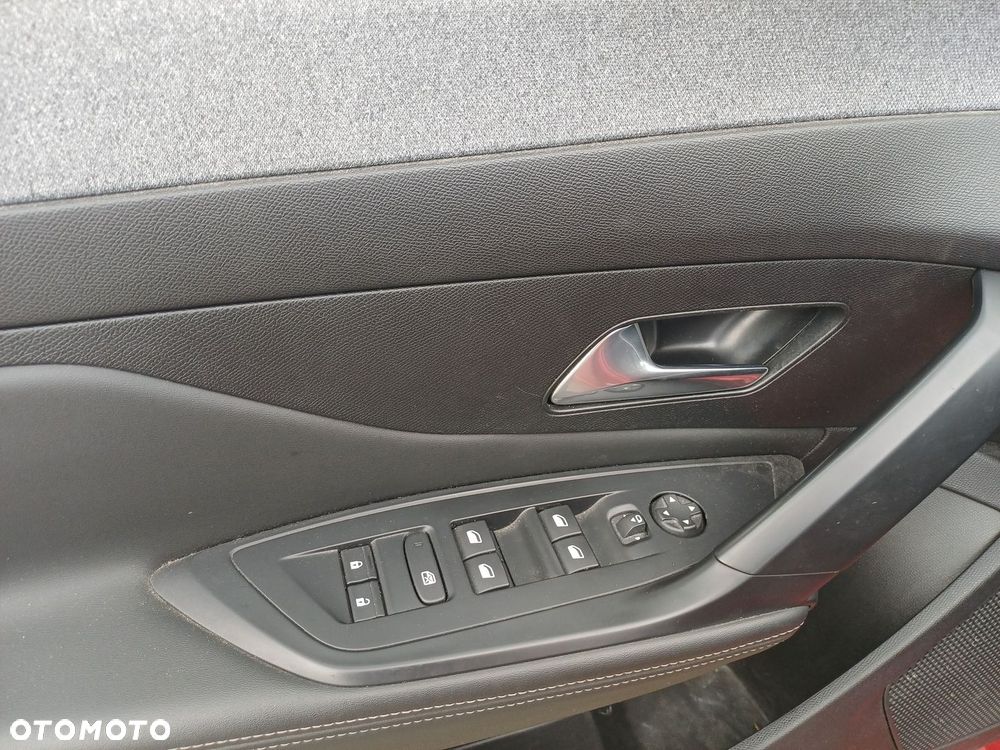 Peugeot 308 1.2 PureTech Allure Pack S&S EAT8 - 29