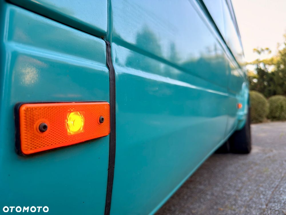 Mercedes-Benz Sprinter - 13