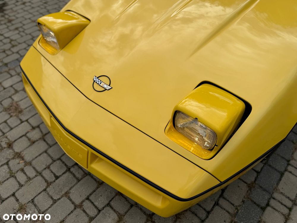 Chevrolet Corvette - 11