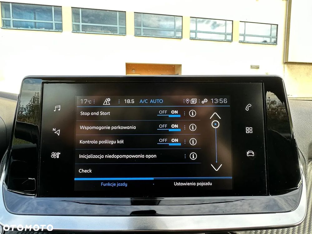 Peugeot 2008 BlueHDi 130 Allure S&S EAT8 - 37