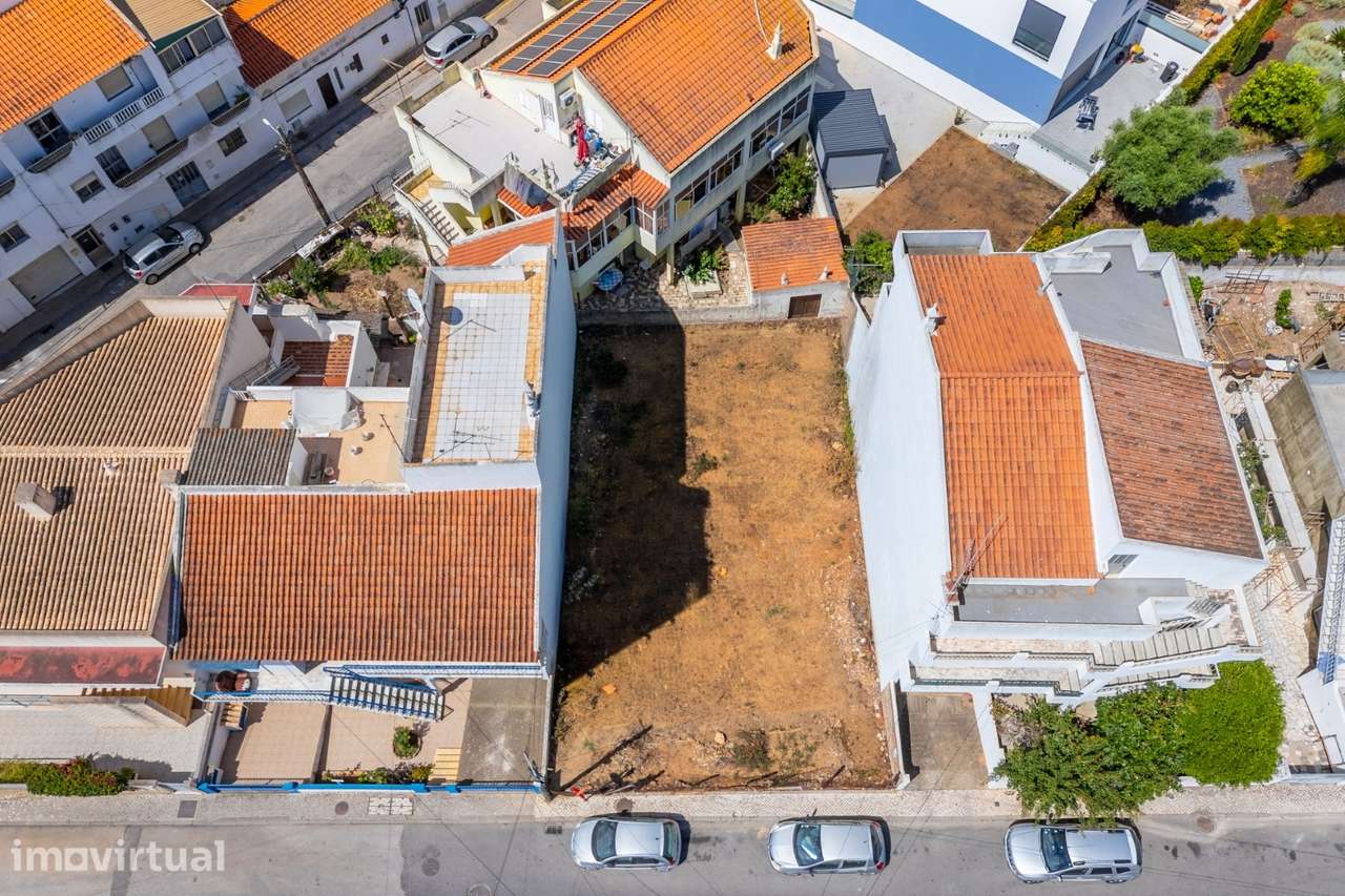 Terreno urbano em Portimão - Grande imagem: 2/21