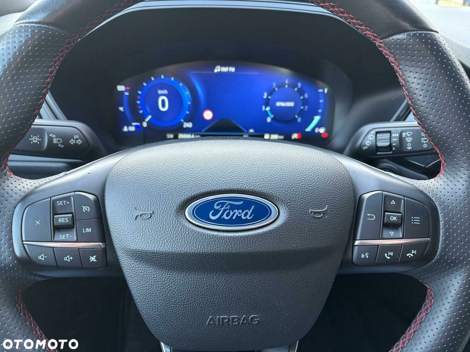 Ford Kuga 1.5 EcoBoost FWD ST-Line - 12