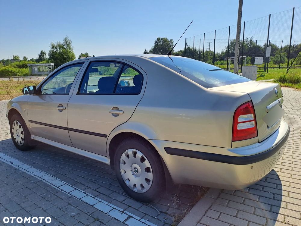 Skoda Octavia 1.6 Tour - 5