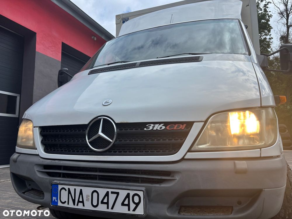 Mercedes-Benz Sprinter - 13