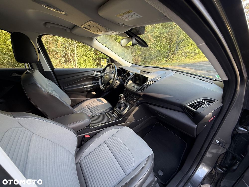 Ford Kuga 1.5 EcoBoost 2x4 Titanium - 10