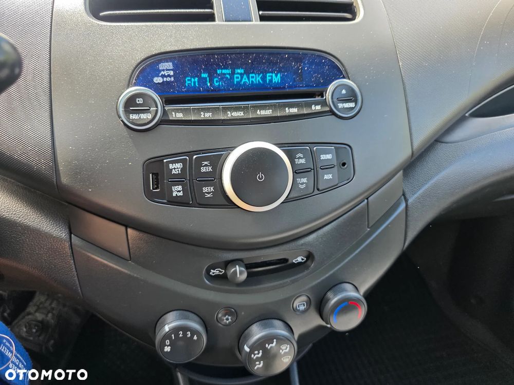 Chevrolet Spark 1.0 LT - 22