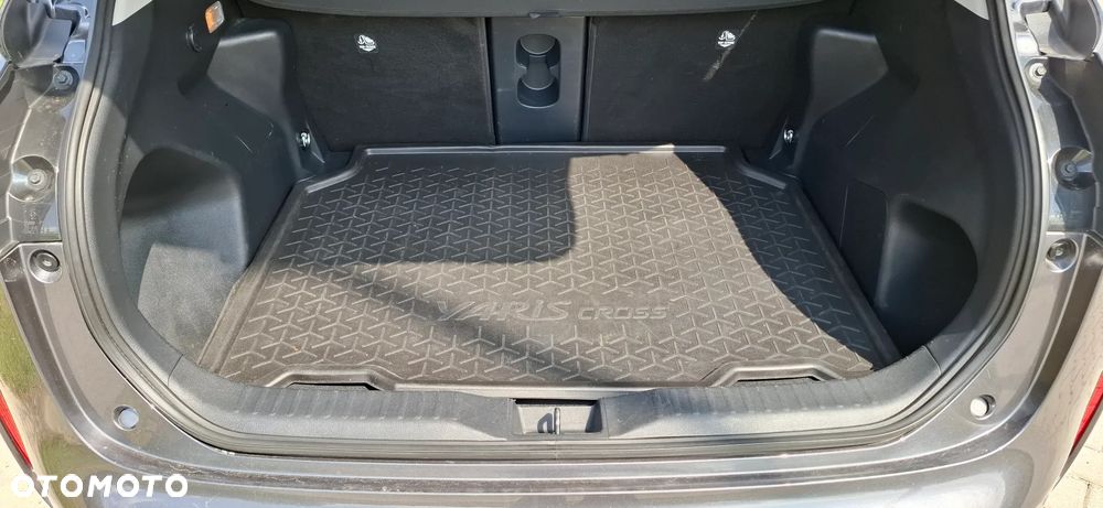 Toyota Yaris Cross Hybrid 1.5 Executive - 16