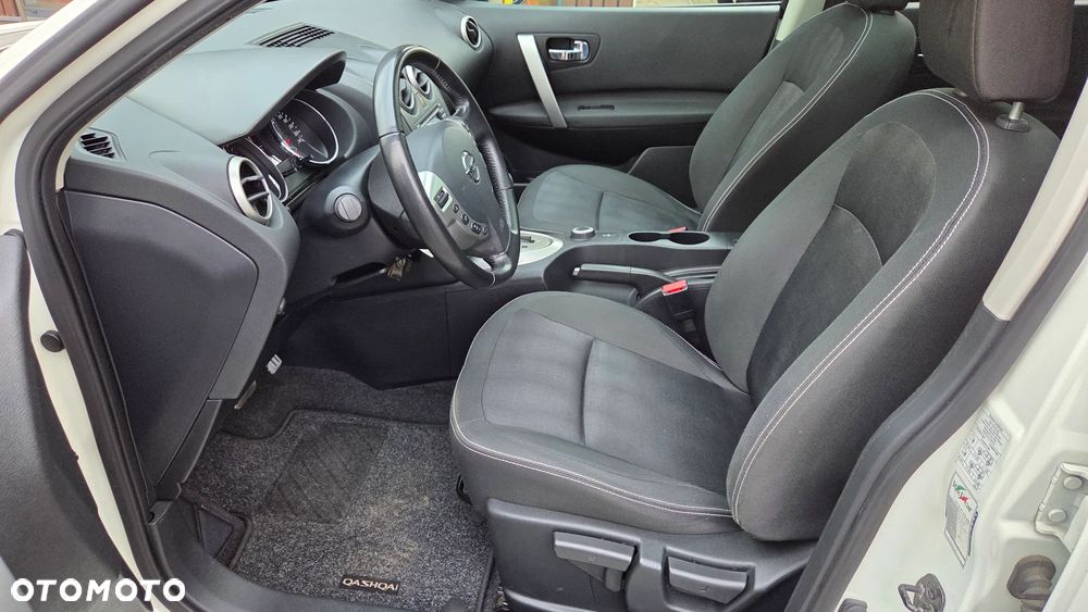 Nissan Qashqai 2.0 dCi 4 x 4 DPF tekna - 23