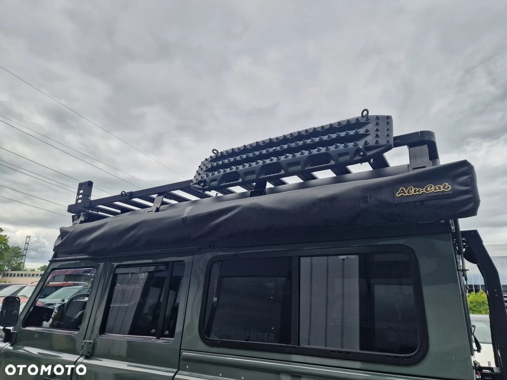 Land Rover Defender 2.4 TD4 SE - 23