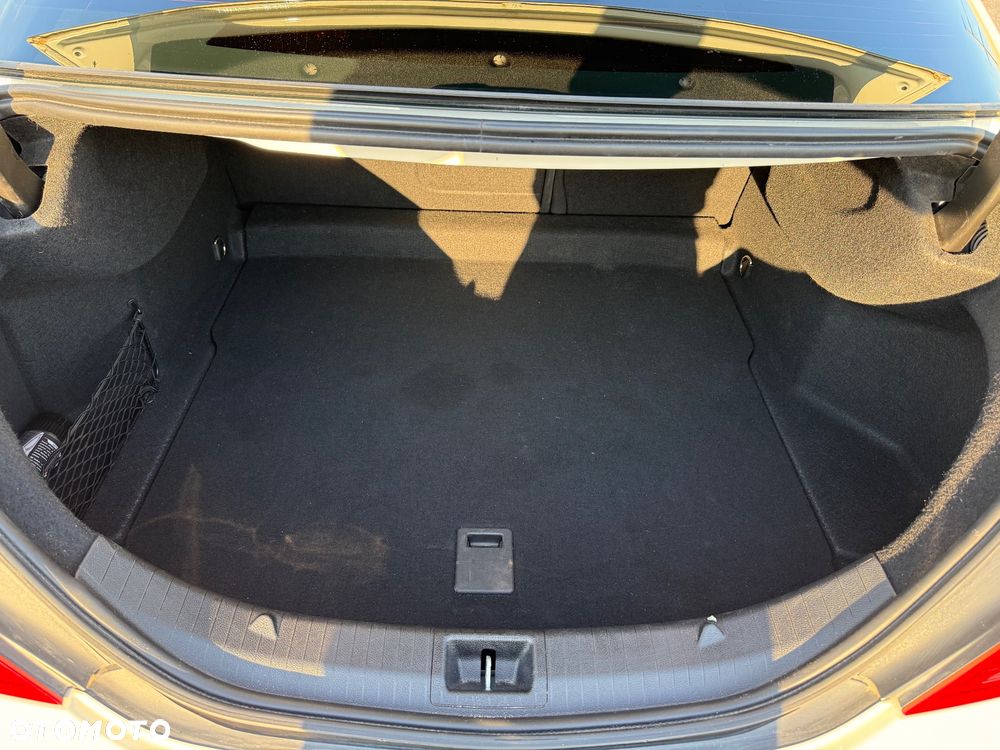 Mercedes-Benz CLA 250 4-Matic - 19