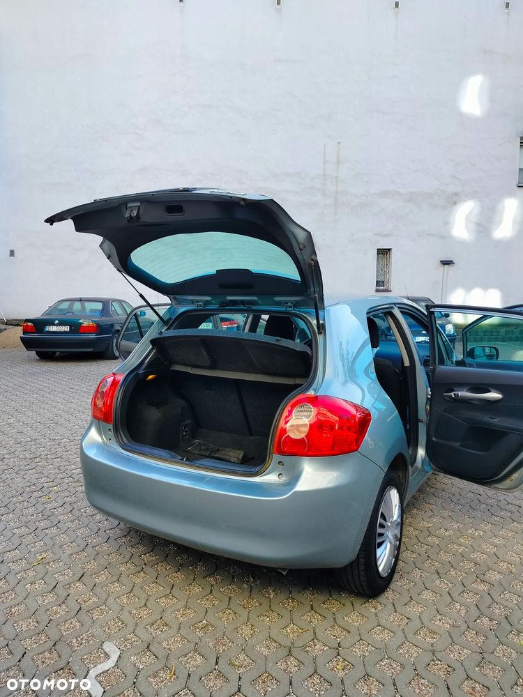 Toyota Auris 1.6 2010 - 12