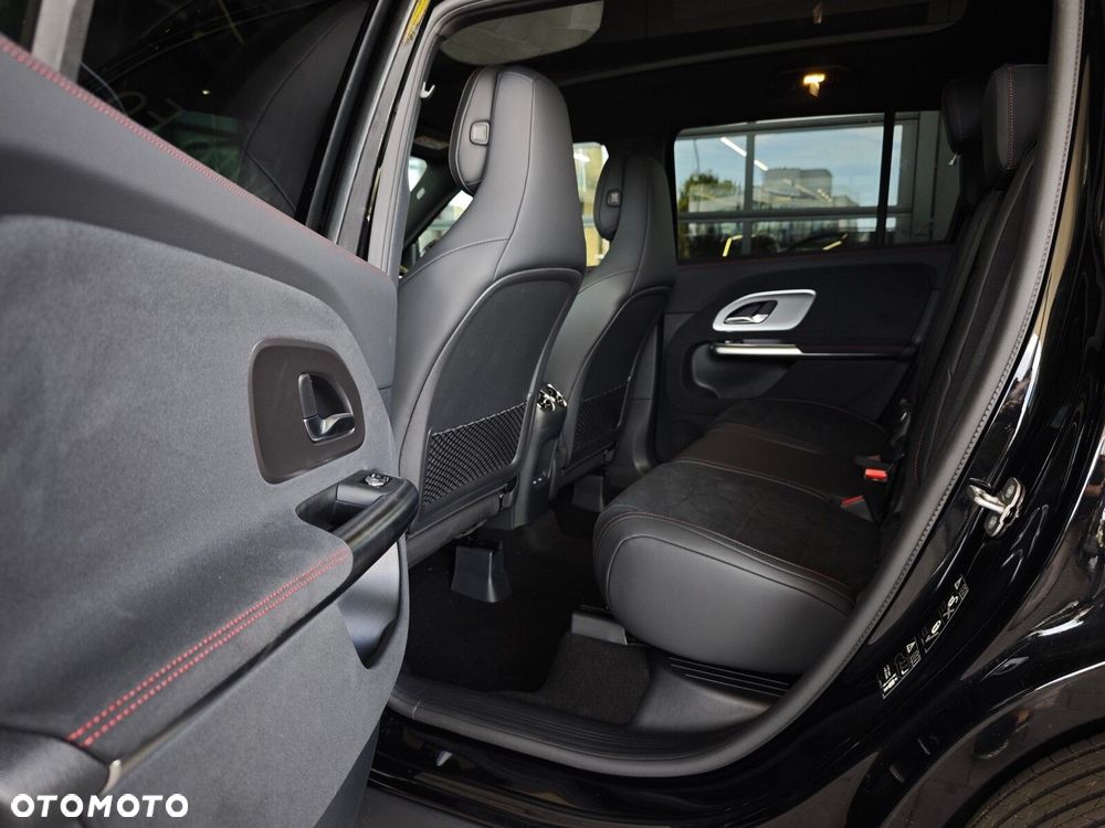 Mercedes-Benz GLB - 12