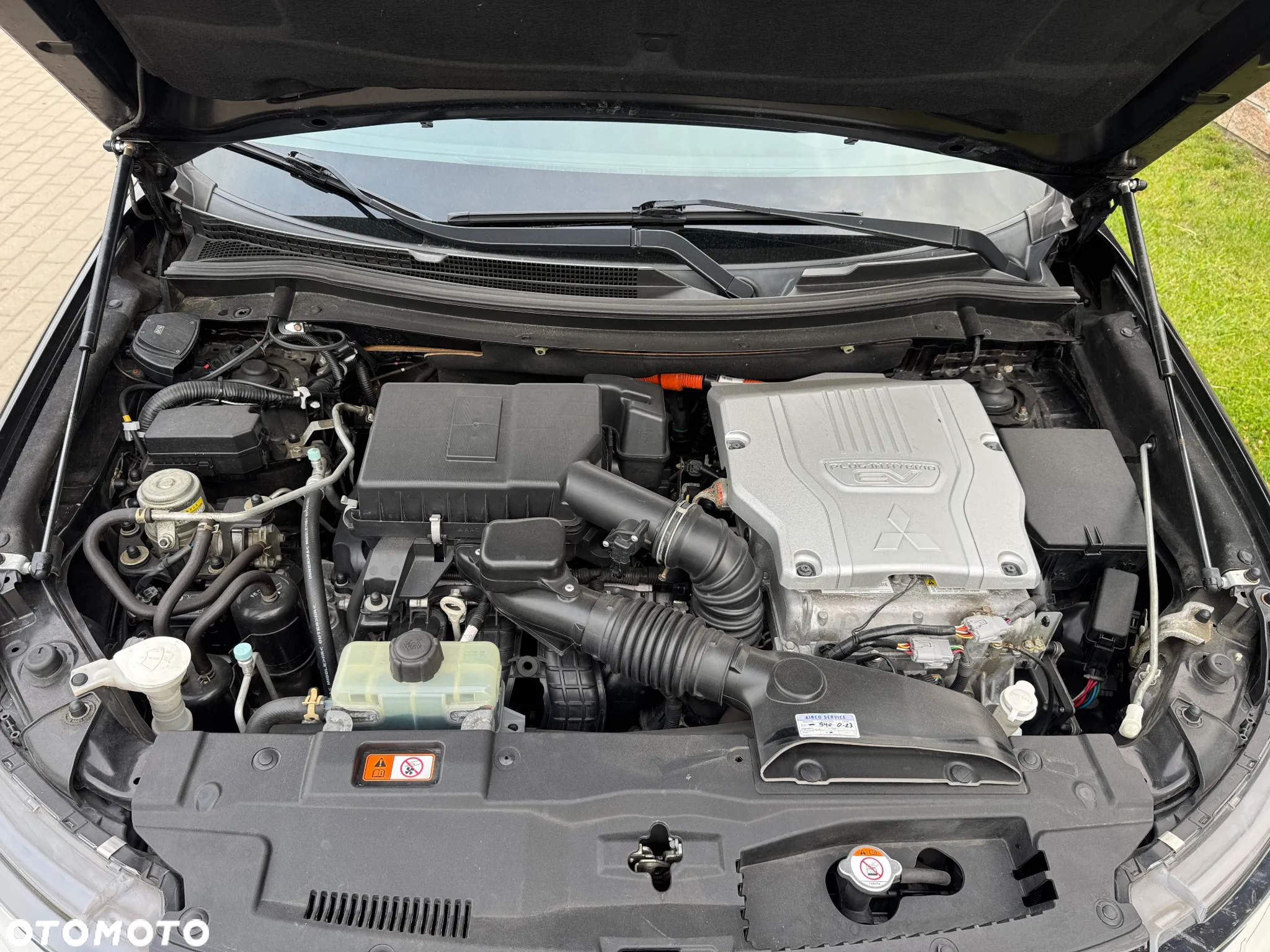 Mitsubishi Outlander PHEV Instyle NAVI + - 30