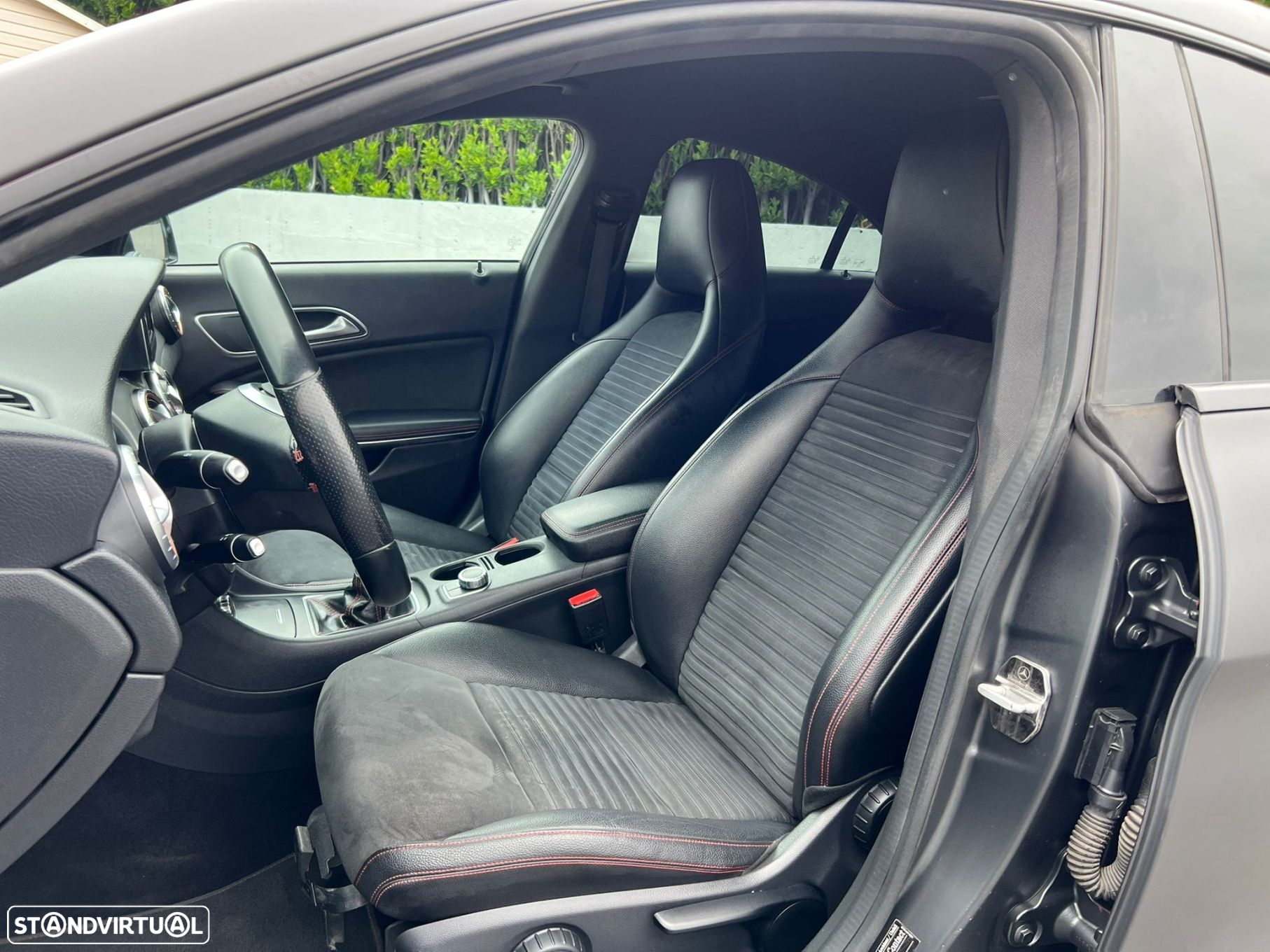 Mercedes-Benz CLA 180 d Shooting Brake AMG Line - 6