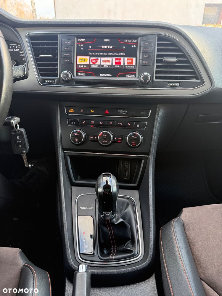 Seat Leon Sportstourer 2.0 TDI Start&Stop 4Drive DSG X-Perience - 23