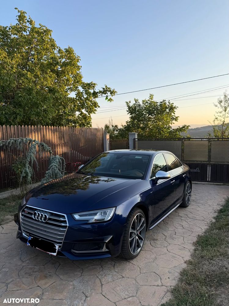 Audi S4 - 1