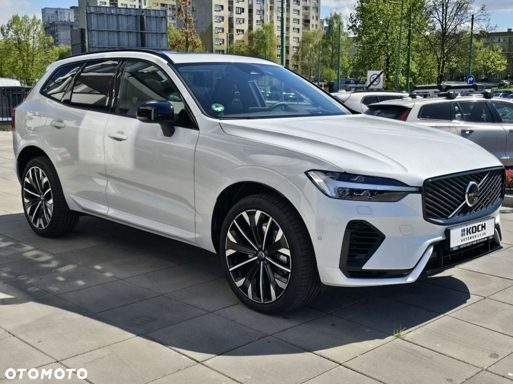 Volvo XC 60 T8 Plug-In Hybrid AWD Ultra Dark - 4