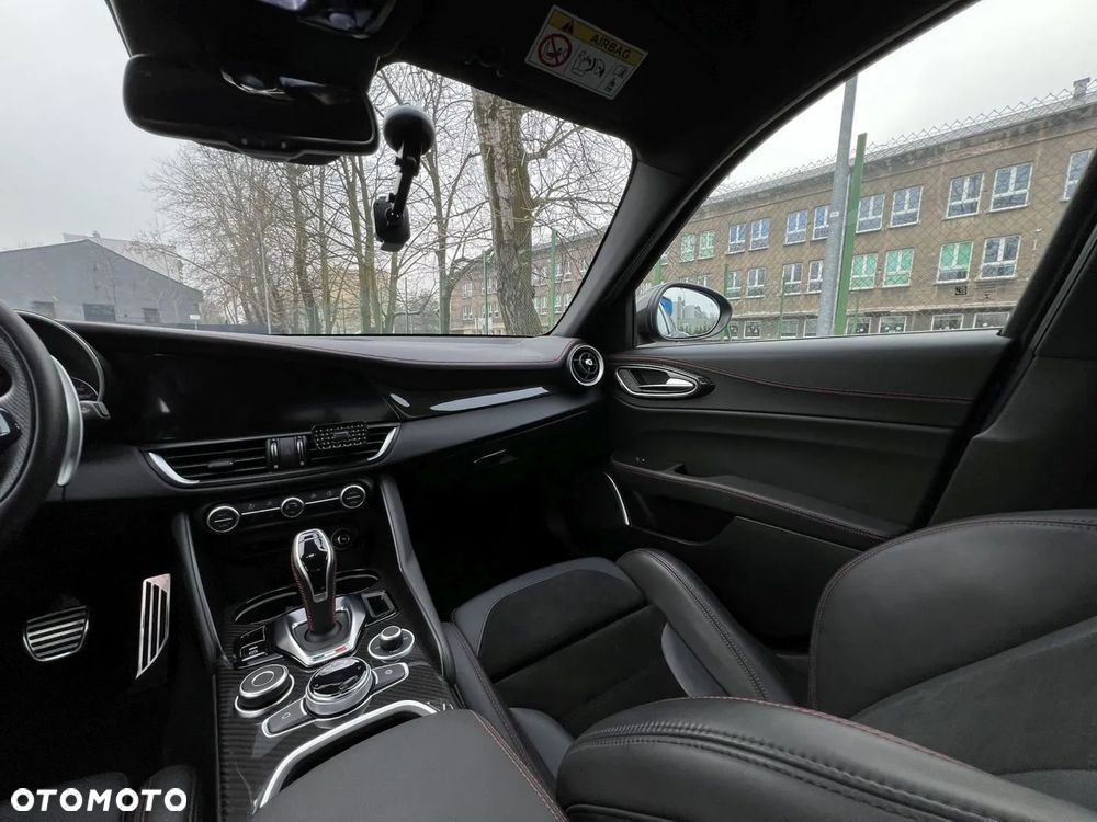 Alfa Romeo Giulia - 32