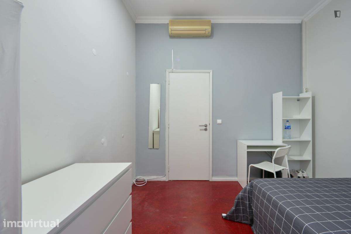 Quarto - localizado em Entrecampos Lisbon - Grande imagem: 4/12