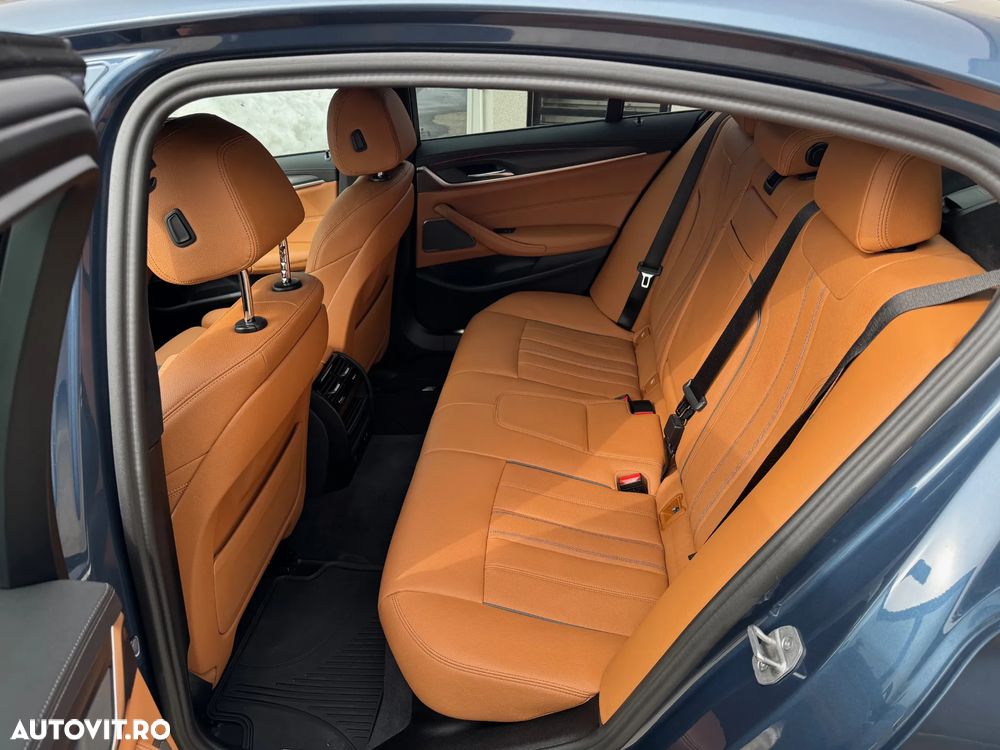 BMW Seria 5 530d AT MHEV - 11