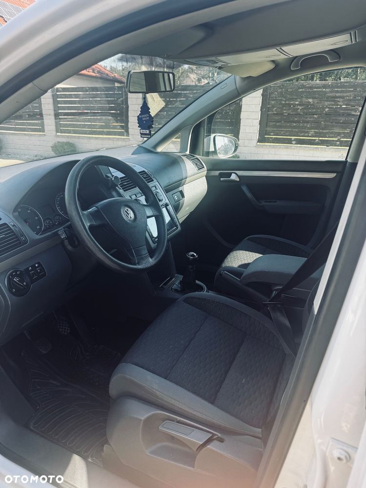 Volkswagen Touran - 6