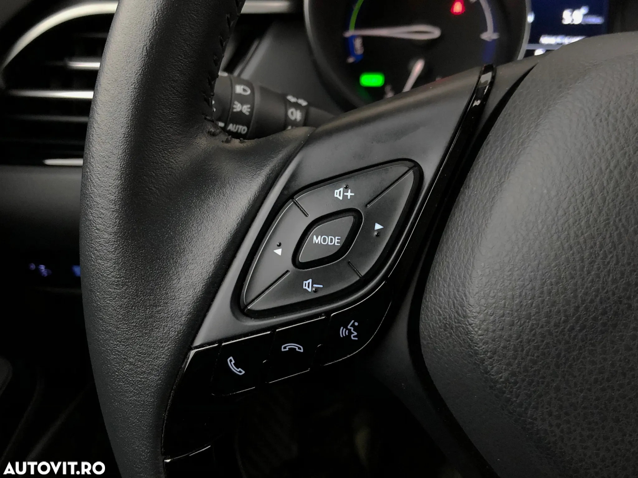 Toyota C-HR 1.8 HSD 122 CP 4x2 CVT Cult - 17