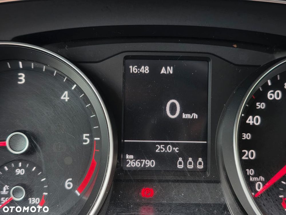 Volkswagen Passat 2.0 TDI (BlueMotion Technology) Comfortline - 14