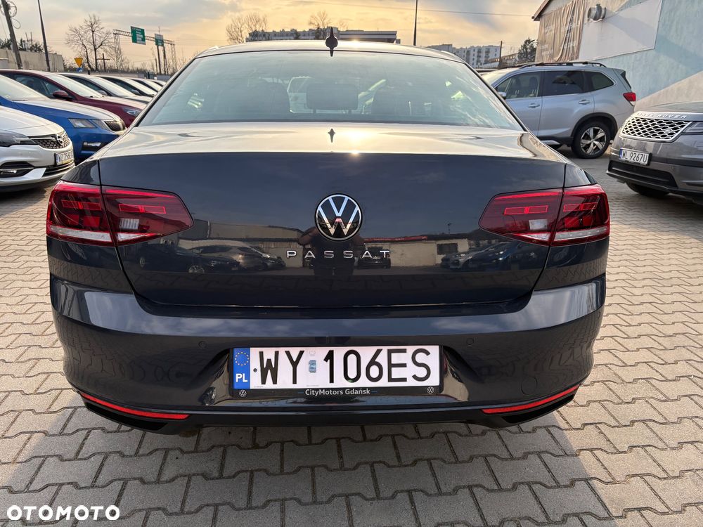 Volkswagen Passat - 8