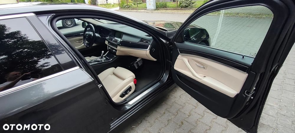 BMW Seria 5 520d xDrive Luxury Line - 13