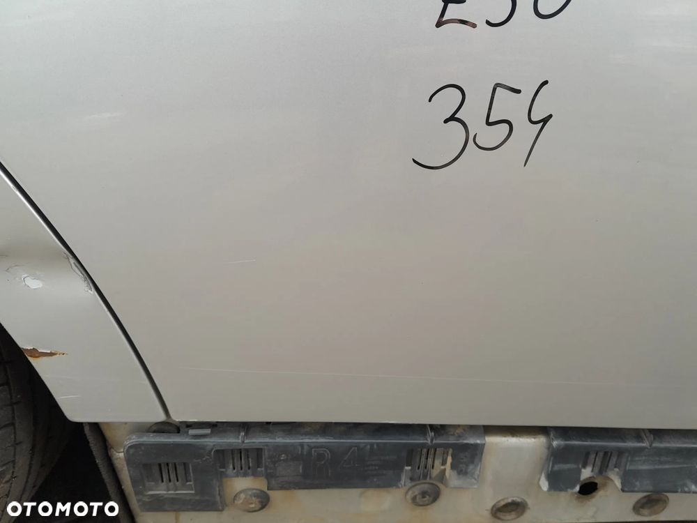 BMW E90 DRZWI PRAWE TYLNE PRAWY TYŁ KOLOR: 354 - 4