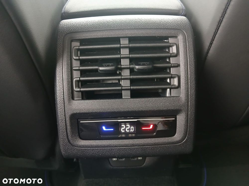 Volkswagen Golf 2.0 TSI 4Motion R DSG - 11