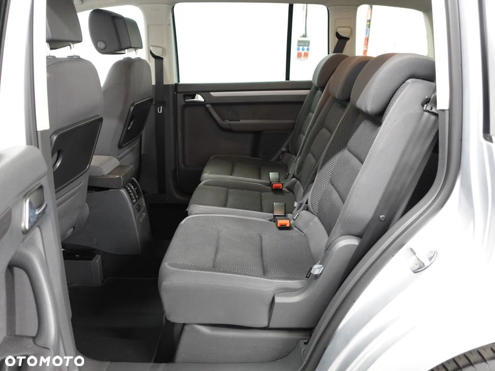 Volkswagen Touran 1.6 TDI DPF BlueMotion Technology DSG Comfortline - 23