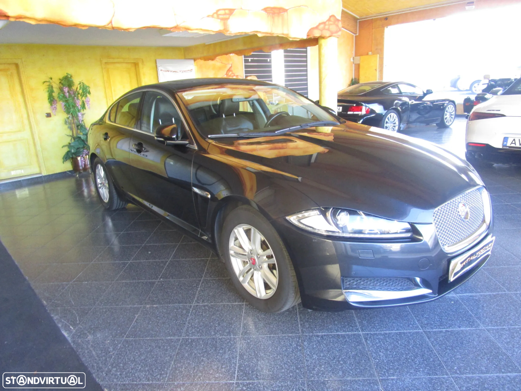Jaguar XF 2.2 D R-Sport - 3